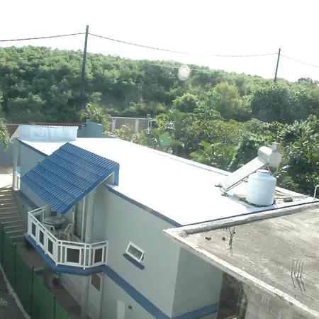 Captains Quarters Poolside Villa Flic en Flac Exterior photo
