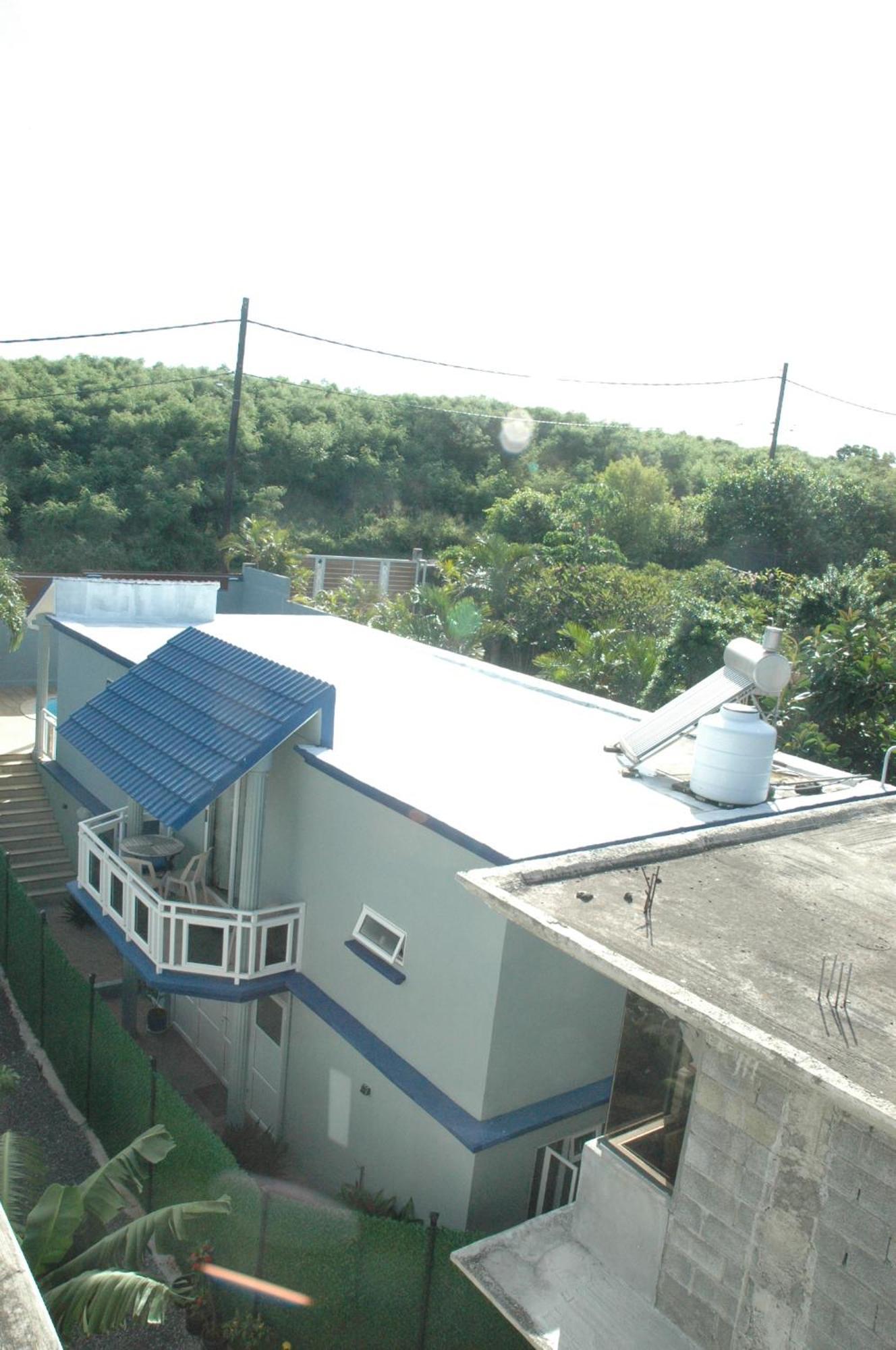 Captains Quarters Poolside Apartment *