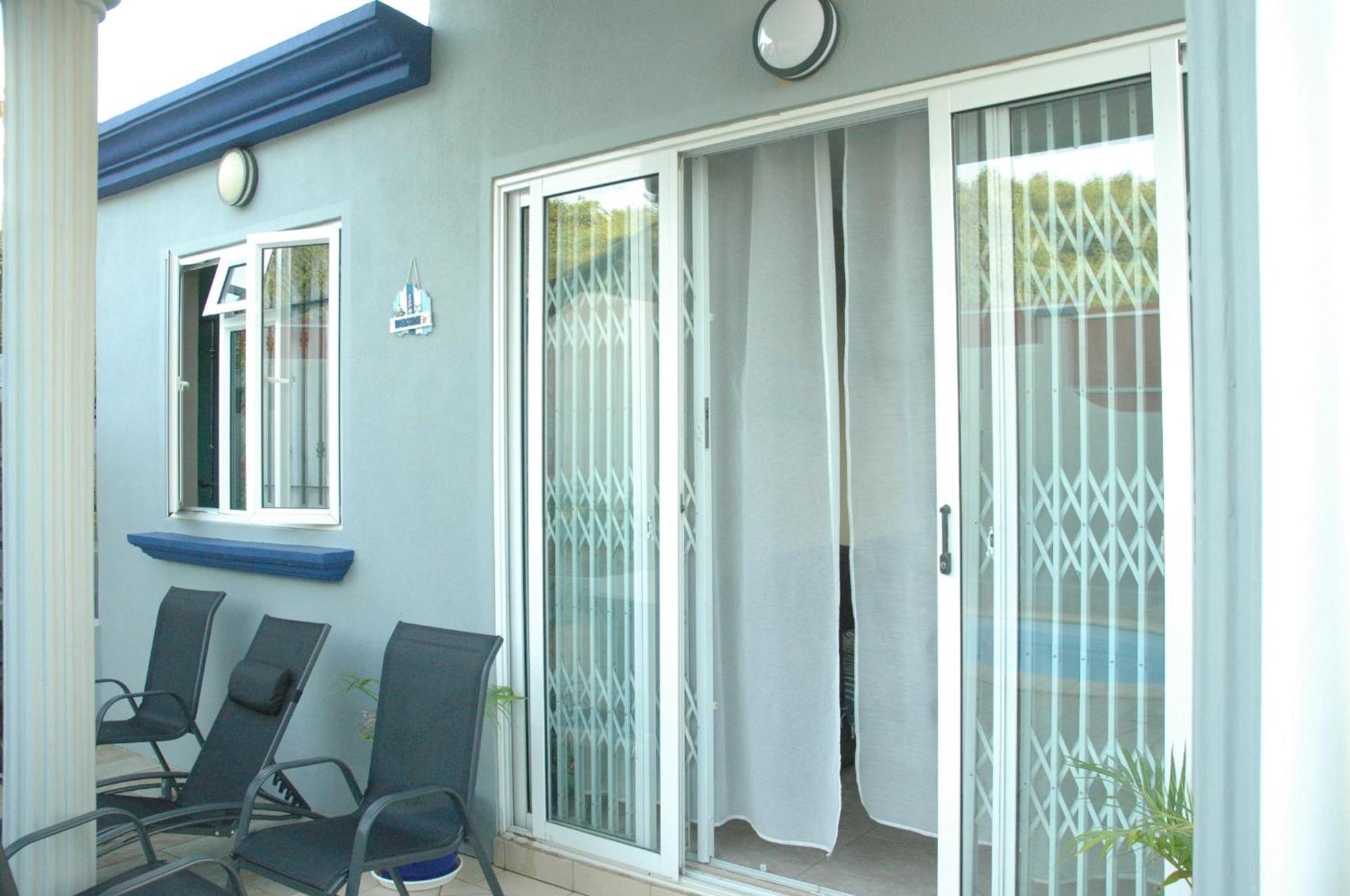 Apartment Captains Quarters Poolside
