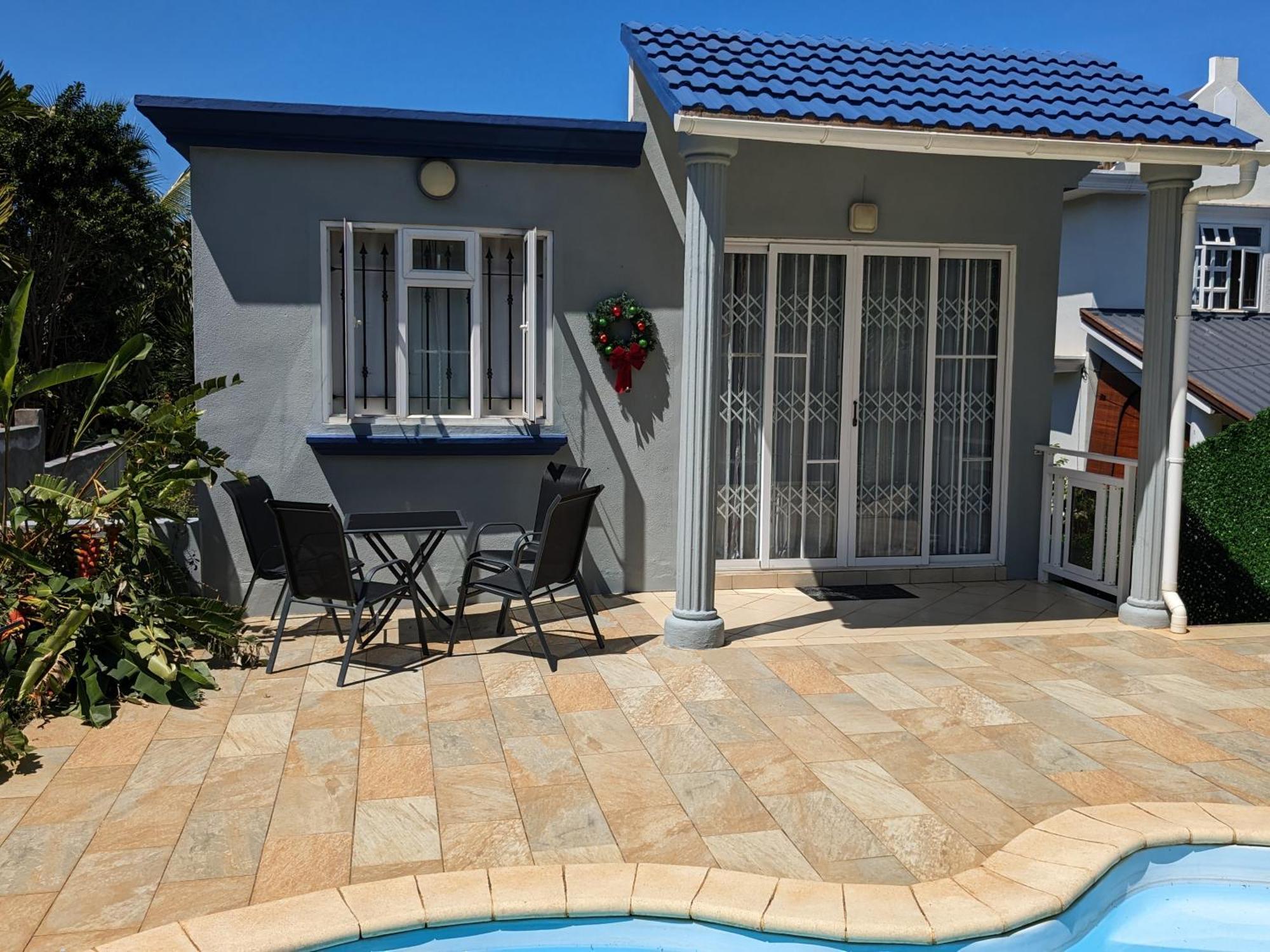 Apartment Captains Quarters Poolside *