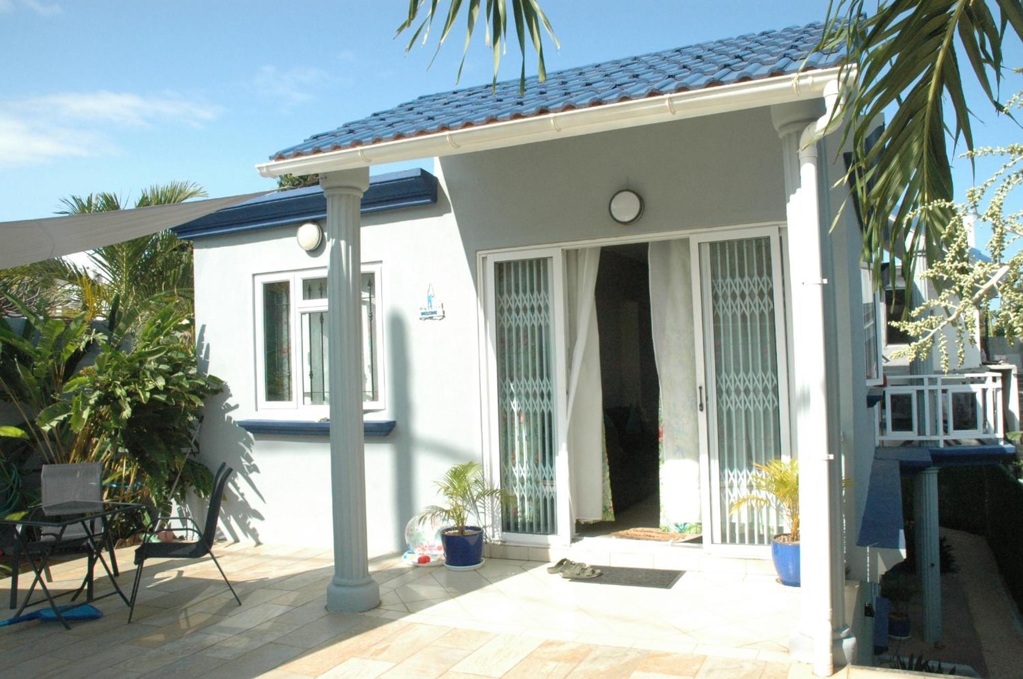 Apartment Captains Quarters Poolside *